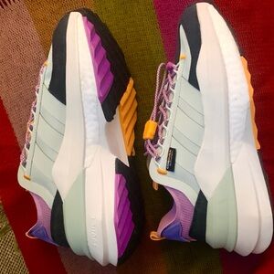 ASIDAS AVRYN X SNEAKERS SIZE 7 NEW